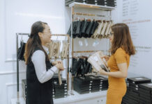 Tuyển Nhân Viên Bán Hàng Tại Shop Không Cần Kinh Nghiệm Mức Lương Nhân Viên Bán Hàng