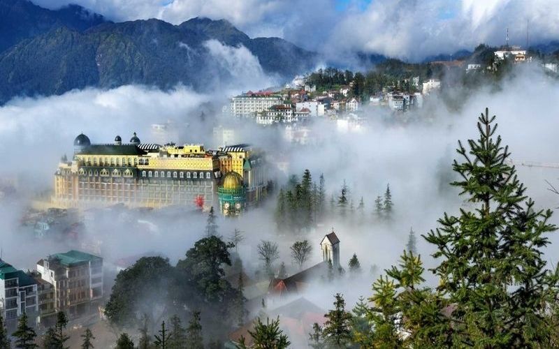 Sapa là một thị xã nằm ở phía Tây tỉnh Lào Cai, Việt Nam